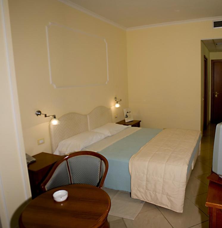 Hotel Marinella Pizzo  Room photo